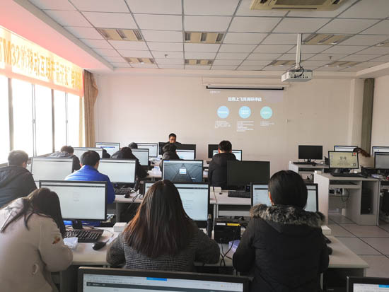 1589548906625815.jpg 12.19飞凤平台学生培训通讯稿1.jpg